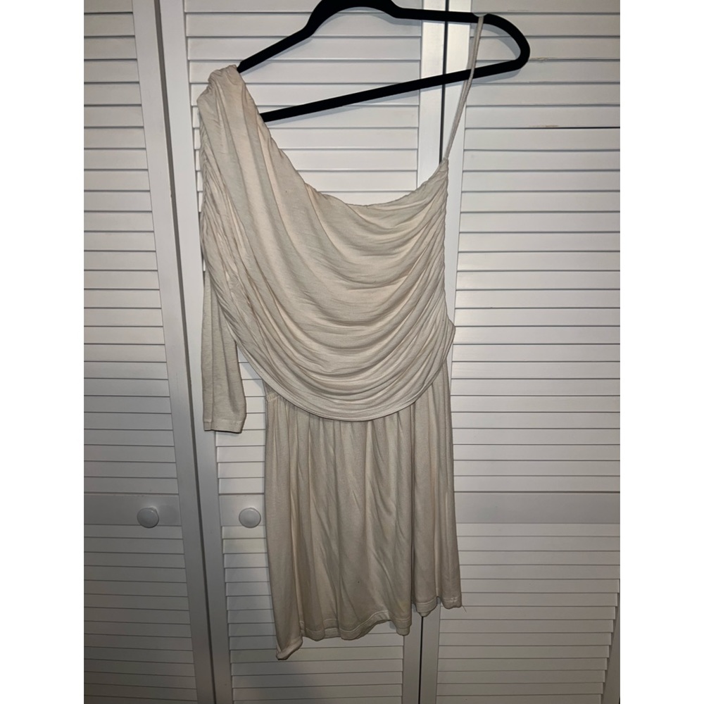 One shoulder dress